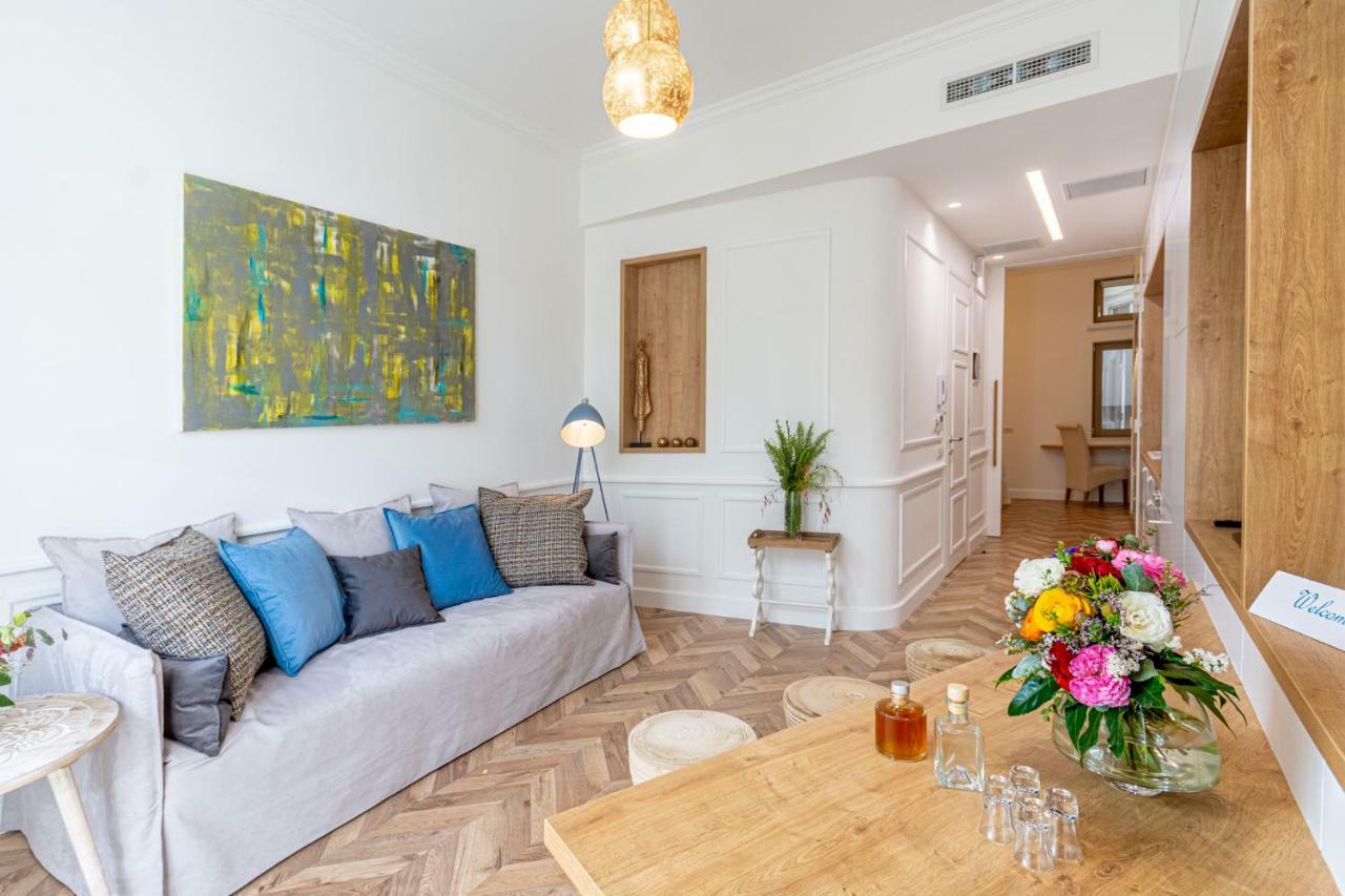 Chandakos 8 Design Apts Appartement *
