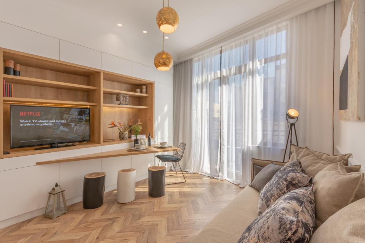 Chandakos 8 Design Apts Appartement *