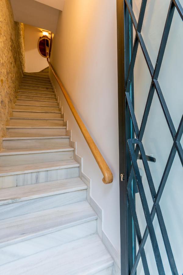 Chandakos 8 Design Apts *