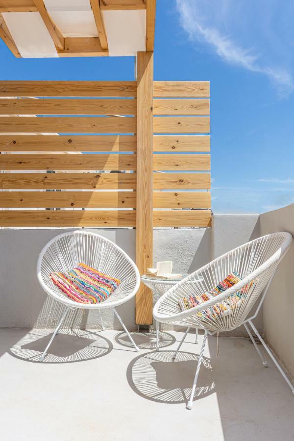 Chandakos 8 Design Apts Apartment
