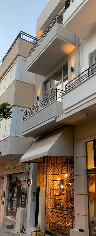 Chandakos 8 Design Apts *